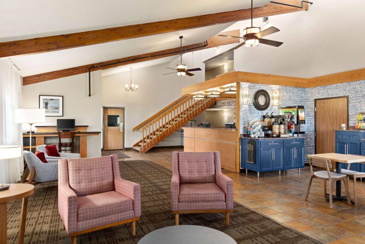 Hotel Americinn By Wyndham Roseau