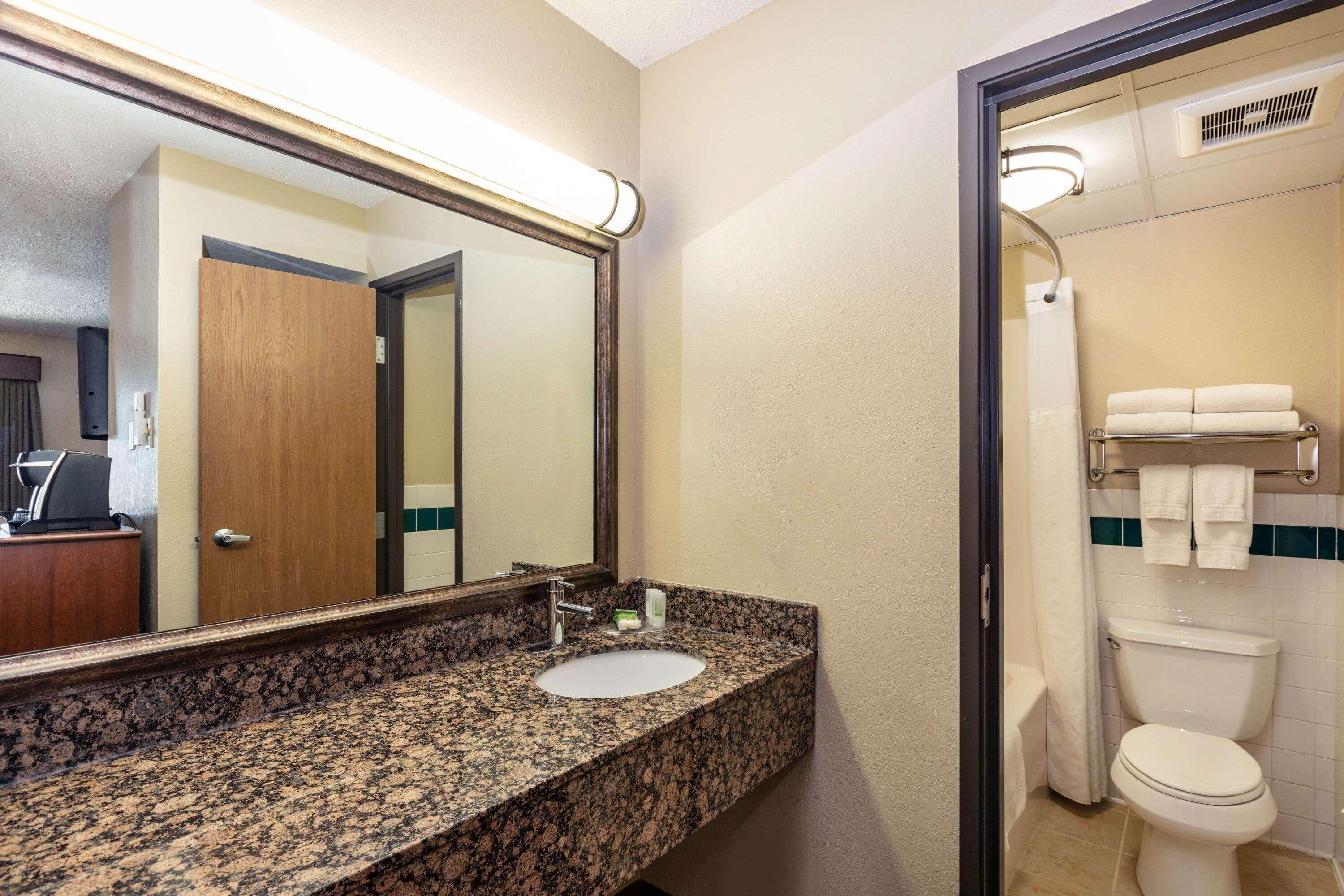 Hotel Americinn By Wyndham 3*